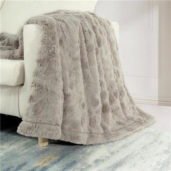 Faux Fur Luxury Throw Blanket,Double Side Soft Fluffy Shaggy Fuzzy Blanket - Picture 3 of 7
